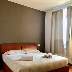 candia-bright-vatican-apartment.it-romehotels.com/